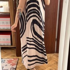 Vintage Love Sukienka maxi biała czarne fale abstrakcyjny wzór oversize minimalistyczna Plus Size 8XL / 56 / 28