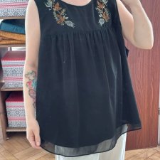 Czarna bluzka bez rękawów z haftem boho Ava & Viv oversize plus size 7XL / 54 / 26