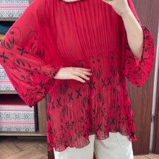 Czerwona bluzka plisowana w czarne wzory szerokie rękawy Studio 1940 oversize 8XL / 56 / 28