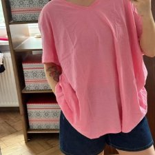 Pudroworóżowa koszulka V-neck Avenue 9XL bawełniana oversize Plus Size 9XL / 58 / 30