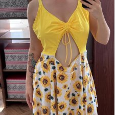 Kostium kąpielowy ze spódniczką w słoneczniki | Plus Size 52/54 (22W)