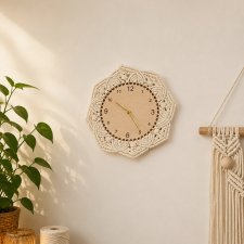 Zegar ścienny z makramą "Boho Harmony" – ręcznie pleciona dekoracja
