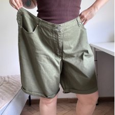 Oliwkowo-zielone szorty Q Banks 24W Plus Size 6XL / 52 / 24