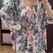 Kwiatowa bluzka Torrid S Plus Size oversize peonie różowo-niebieska 8XL / 56 / 28