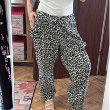 Czarno-białe spodnie w kwiaty Lane Bryant 24 Plus Size 6XL / 52 / 24
