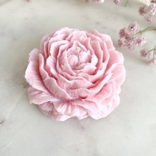 Świeca sojowa ekologiczna dekoracyjna "Peony Queen" 100x40mm rózowa (duża)