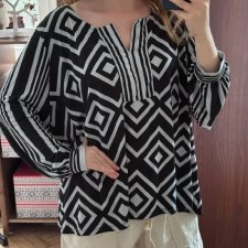 Ashley Stewart bluzka 7XL 54 czarno-biała geometryczna oversize Plus Size elegancka 7XL / 54 / 26