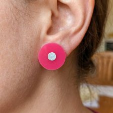Kolczyki srebrne z różowym plexi 20 mm