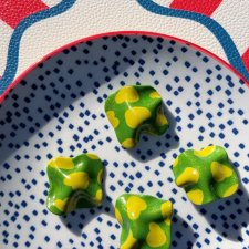 Zielono-limonkowe kolczyki 3D gniecione z sercami