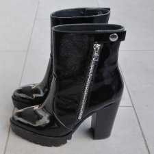 AllSaints Lakierowana skóra botki na platformie 38