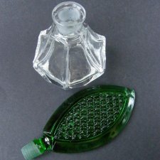 Vintage butelka na perfumy flakon czeskie szkło perfumetka zielona