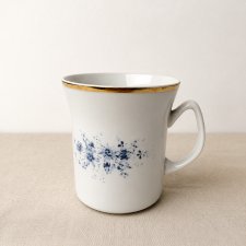 Kubek Włocławek porcelana PRL vintage Niebieskie kwiaty złocenia