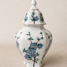 Wazon z pokrywką potiche Urna Hollohaza Węgry lata 70 niebieskie kwiaty, złocenia Vintage