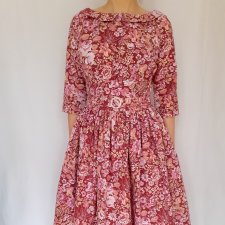 Sukienka retro w stylu lat 50-tych