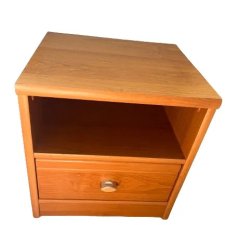 Szafka nocna firmy Black Red White w kolorze olcha miodowa z systemu BRW POP