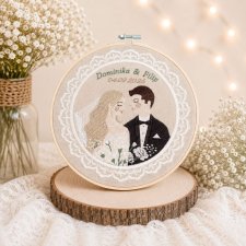 Personalizowana pamiątka ślubna, haft w tamborku