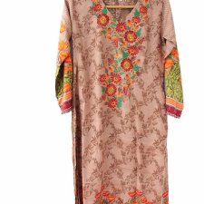 Ciekawa sukienka z długimi rozporkami hafty boho ento folk kimono