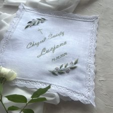 Haftowana szatka do chrztu