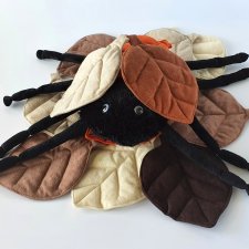 Puszysty pająk na hallowen