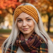 Musztardowa Opaska na Głowę Dziergana - Szeroka Opaska z Warkoczem Twist - Ręcznie Robiona Wełniana - Jesienny Pocałunek - Foxy Knit