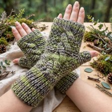 Leśny Mech – Ręcznie Robione Wełniane Mitenki z Warkoczem | Olive Moss