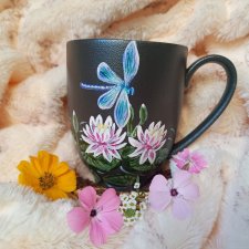 Ręcznie malowany kubek ważka i nenufary 300 ml.