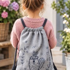 Plecaczek worek dla dziecka z ręcznym haftem – szary, handmade