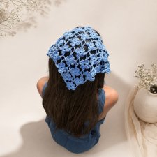 Bandana szydełkowa, chusta na głowę boho niebieska kwiatkowy wzór