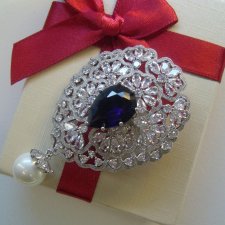 ELEGANCKA BROSZKA WISIOR