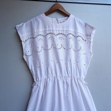 Sukienka vintage haft