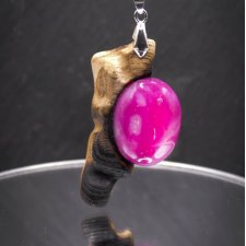 Wisiorek z naturalnego drewna wiąz i różowy agat – rękodzieło z duszą - prezent dla kobiety dla niej Unique Jewelry Design; Luxury Wooden
