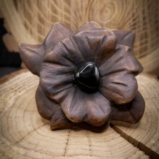 Broszka z naturalnego drewna lipy – Uleksyt - rękodzieło z duszą - prezent dla kobiety dla niej Unique Jewelry Design; Luxury Wooden