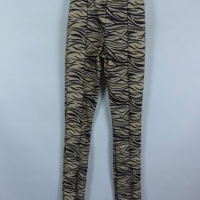 Pretty Little Thing spodnie leggins rozporki 6 / 34