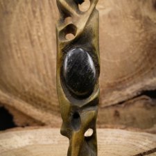 Wisiorek z naturalnego drewna  Lipy i labradoryt – rękodzieło z duszą - prezent dla kobiety dla niej Unique Jewelry Design; Luxury Wooden