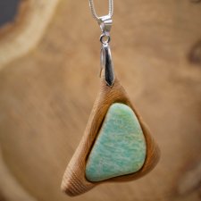 Ręcznie rzeźbiony wisiorek z drewna wiązu, amazonit – biżuteria z duszą natury - pirografia prezent dla kobiety dla niej Unique Jewelry