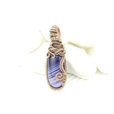 Wisiorek z fioletowym agatem wire wrapping