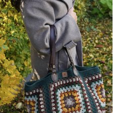 Duża torebka na szydełku granny square – shopperka handmade boho