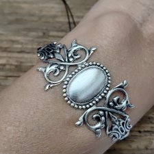 Srebrna Bransoletka Boho z Ażurową Wytłoczką Floral na Czarnym Sznurku