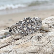 Srebrna Bransoletka Boho z Ażurowym Motywem Ringów i Plecionki | Regulowana (od 16 cm)