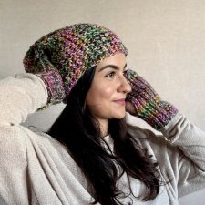 Kolorowy komplet zimowy - duża czapka i mitenki