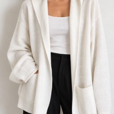 Blind Date śmietankowy sweter plus size