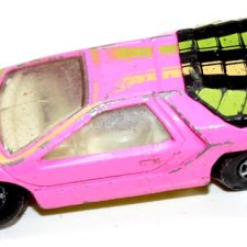 MATCHBOX Alfa Carado autko 1970 kolekcjonerskie