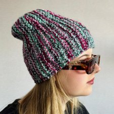 Kolorowa mała czapka beanie wełniana z alpaką – ręcznie wykonana w Polsce